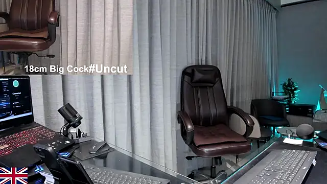 OnlineBossUK Chat XXX in diretta