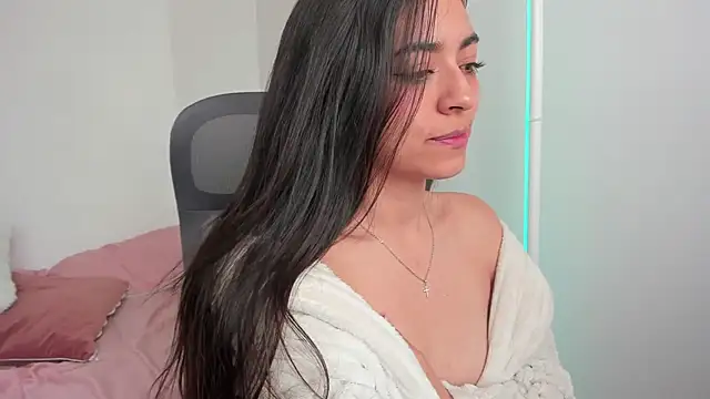 canelleGarces' Live XXX Chat