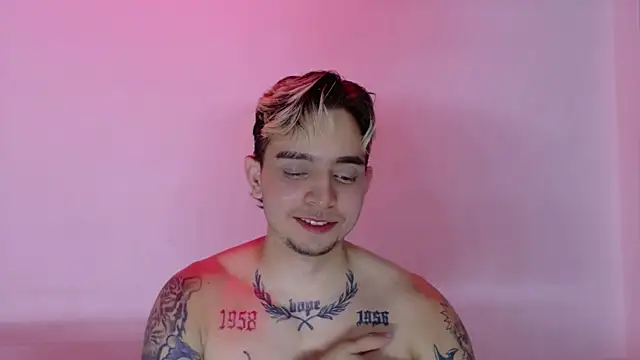 צ'אט XXX בשידור חי של AliceandMax