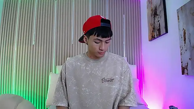 AdrianStark_'s Live XXX Chat