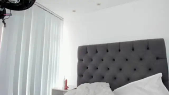 VictoriaParkeer's Live XXX Chat