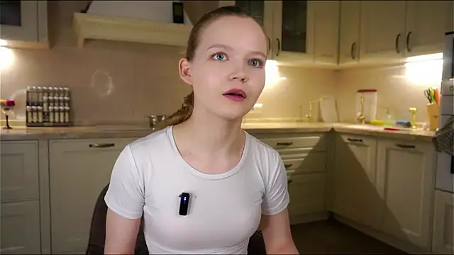NaomiFess Chat XXX live