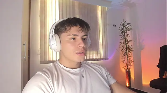 Chat +18 de Giordano_Russo ao vivo
