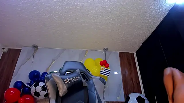 lia_16's Live XXX Chat