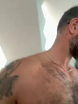 Chat XXX en directo de mrbighairychest