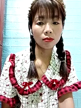 AmyLinee01 即時 XXX 聊天