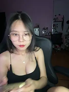 Chat XXX en directo de Emely-lysea