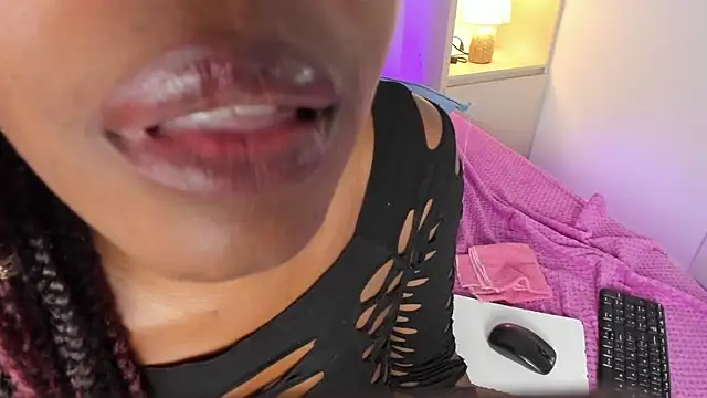 TaylorBloom élő XXX-chatje