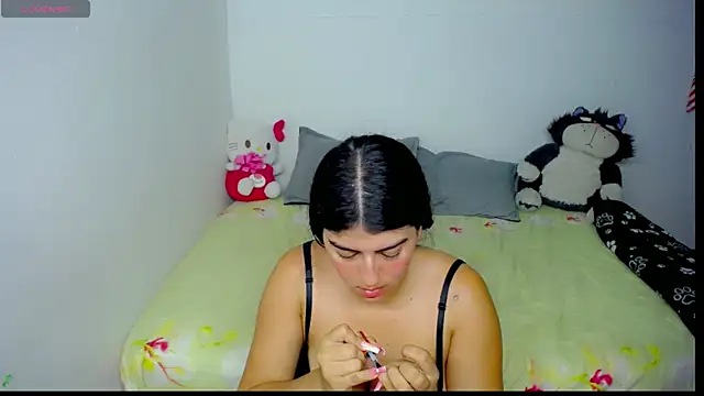 hello_kityy25's Live XXX Chat