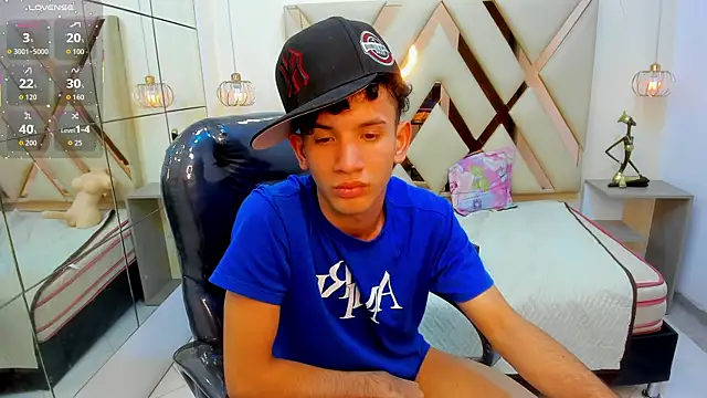 JDWhite18 XXX чат на живо