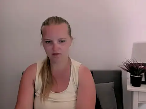 RoseTeacherX Adlı Modelin Canlı XXX Sohbeti