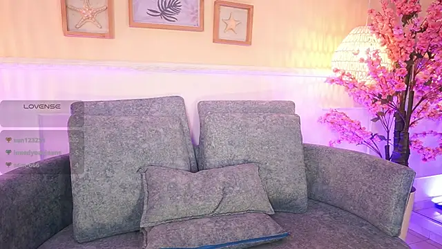 MeganLowell live XXX chat