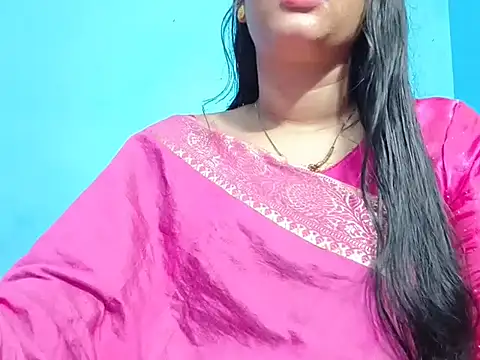 Adhiti_1 在線直播表演