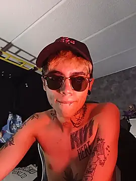 AcidMilo 即時 XXX 聊天