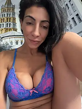 Yasmiinee লাইভ XXX চ্যাট