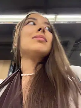 ICrazyOneIRL Adlı Modelin Canlı XXX Sohbeti