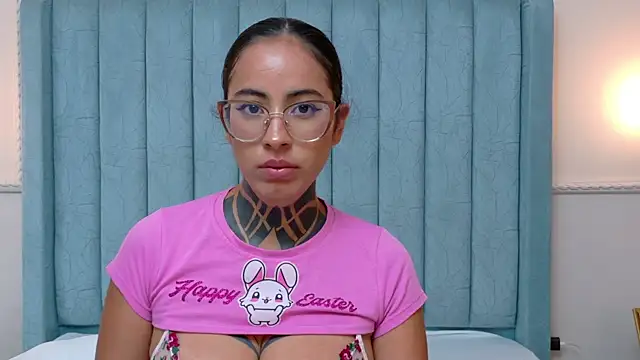 NicoleBlum Chat XXX in diretta