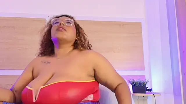 Your_big_ebony_goddness Live XXX-Chat