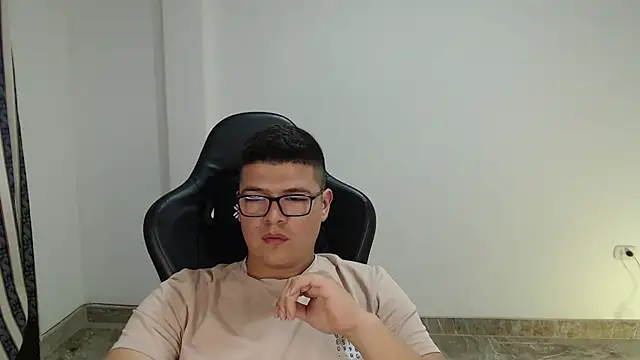 Chat XXX Live Plug_Control