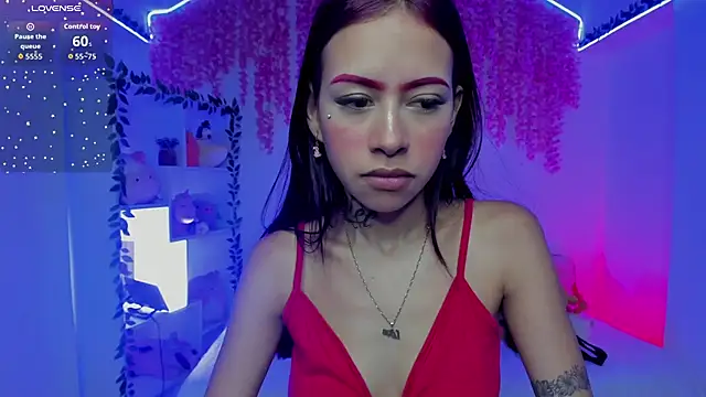 cat_kitty18_ Adlı Modelin Canlı XXX Sohbeti