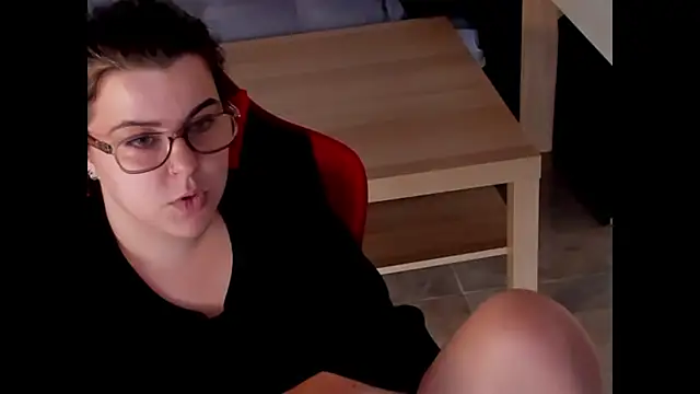 הופעת וובקאם של _Molly___Meloh_