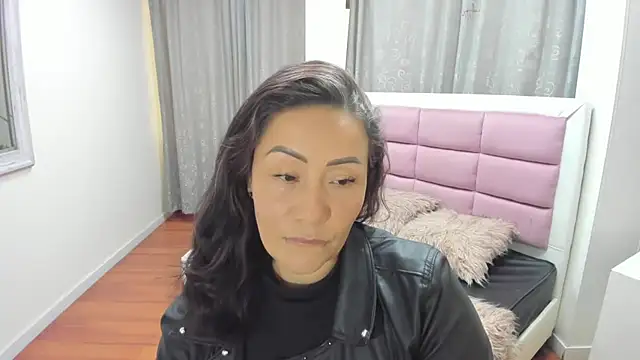 gaby_trent live XXX chat