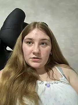 צ'אט XXX בשידור חי של Aurora889