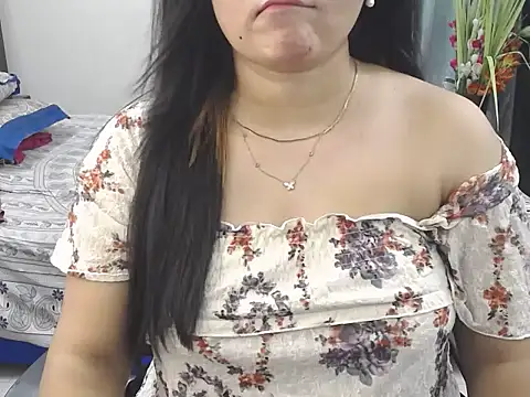 Ridiha_Pari Chat XXX in diretta
