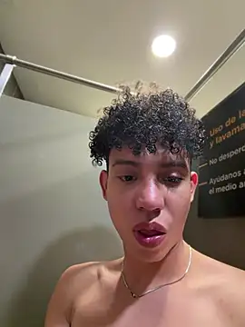 Show de yoursexyjose na webcam