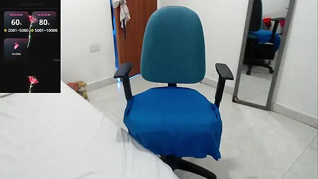 دردشة LAURA_Foxht الجنسية المباشرة