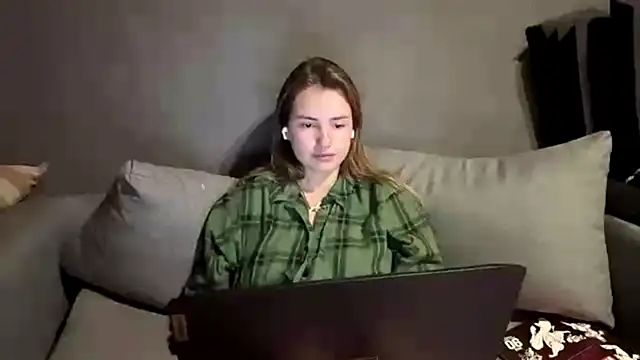 Four_Our Webcam-Show
