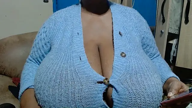 CUTEFIRMMELONSS live XXX chat
