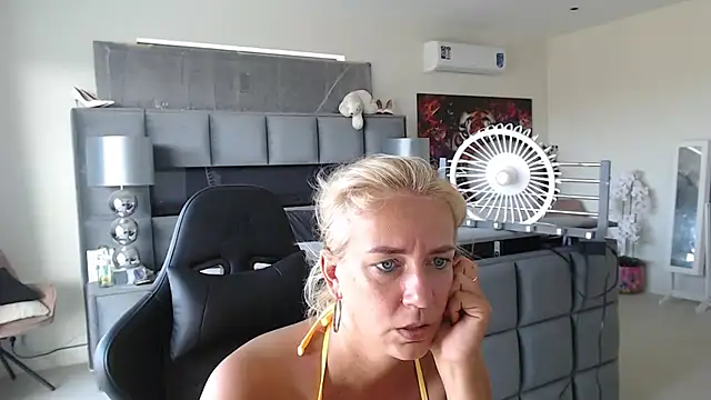 צ'אט XXX בשידור חי של Wendysexyx