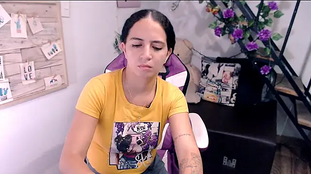 צ'אט XXX בשידור חי של samantha_baby_
