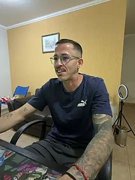 MeladoDiMel Adlı Modelin Web Kamerası Şovu