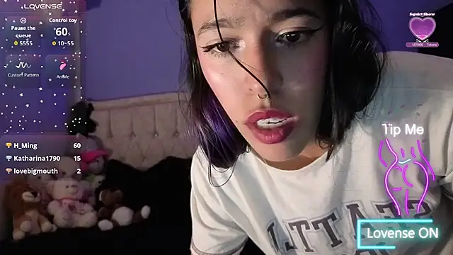 stephania_t Adlı Modelin Canlı XXX Sohbeti