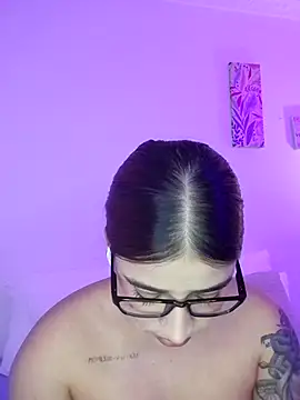 martina_connor1 Adlı Modelin Canlı XXX Sohbeti