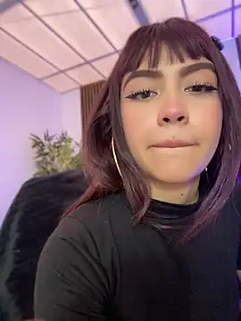 kira_ec Adlı Modelin Canlı XXX Sohbeti