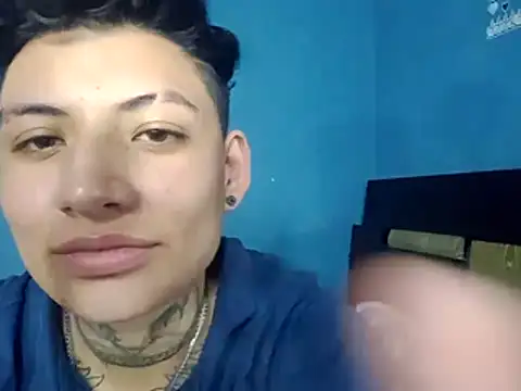 Živý XXX chat Junne_Tomboy