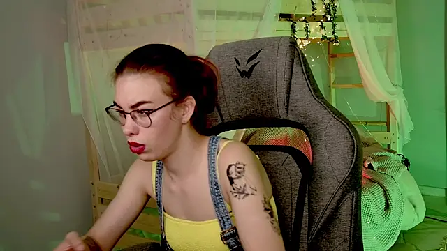 SeraphineDuskryn Chat XXX live