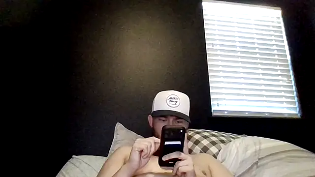 Chat XXX en directo de Mikecloudyhawk