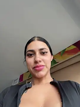Chat XXX en directo de AlannaEvons