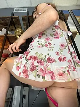 دردشة IAmNobodyXXX الجنسية المباشرة
