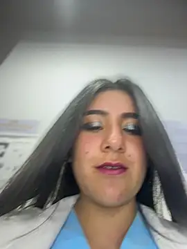 CAROLINE__07 XXX чат на живо