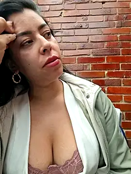 Luianna 现场XXX聊天