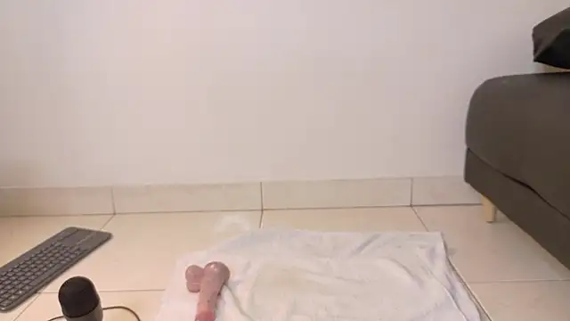 Živý XXX chat RiriiBrunette__