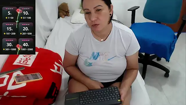 LAURA_Foxht's Live XXX Chat