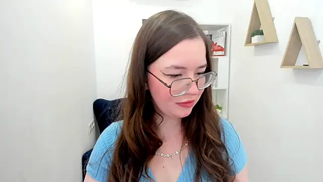 Chat +18 de WishToBloom ao vivo