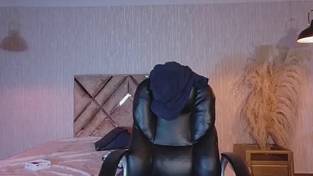nairobi8's Live XXX Chat