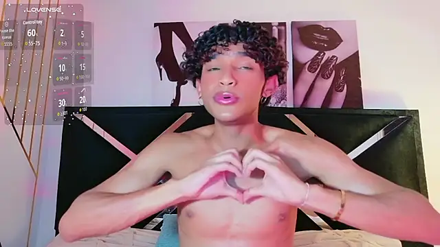 Aaron_Wiinter live XXX chat
